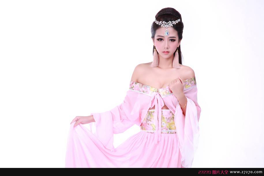 夏小薇网游“杀破狼”粉色妖姬