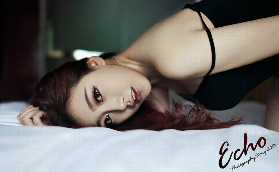 90后美女模特私房黑色诱惑