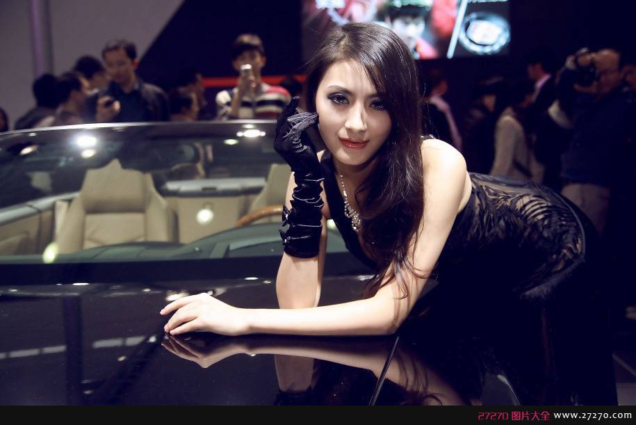 性感凯迪拉克车模蓝旖琳诱惑