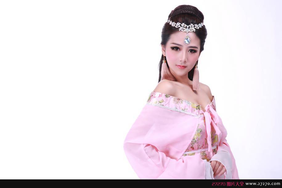 夏小薇网游“杀破狼”粉色妖姬