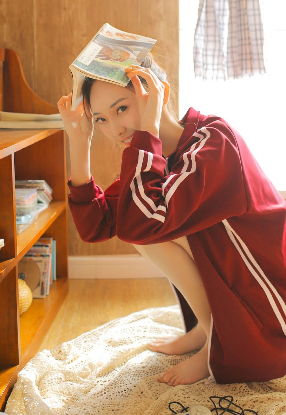死水库吊带美女红色校服性感制服诱惑写真