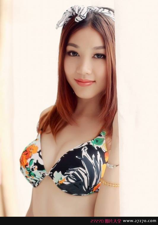 居家性感内衣清纯美女