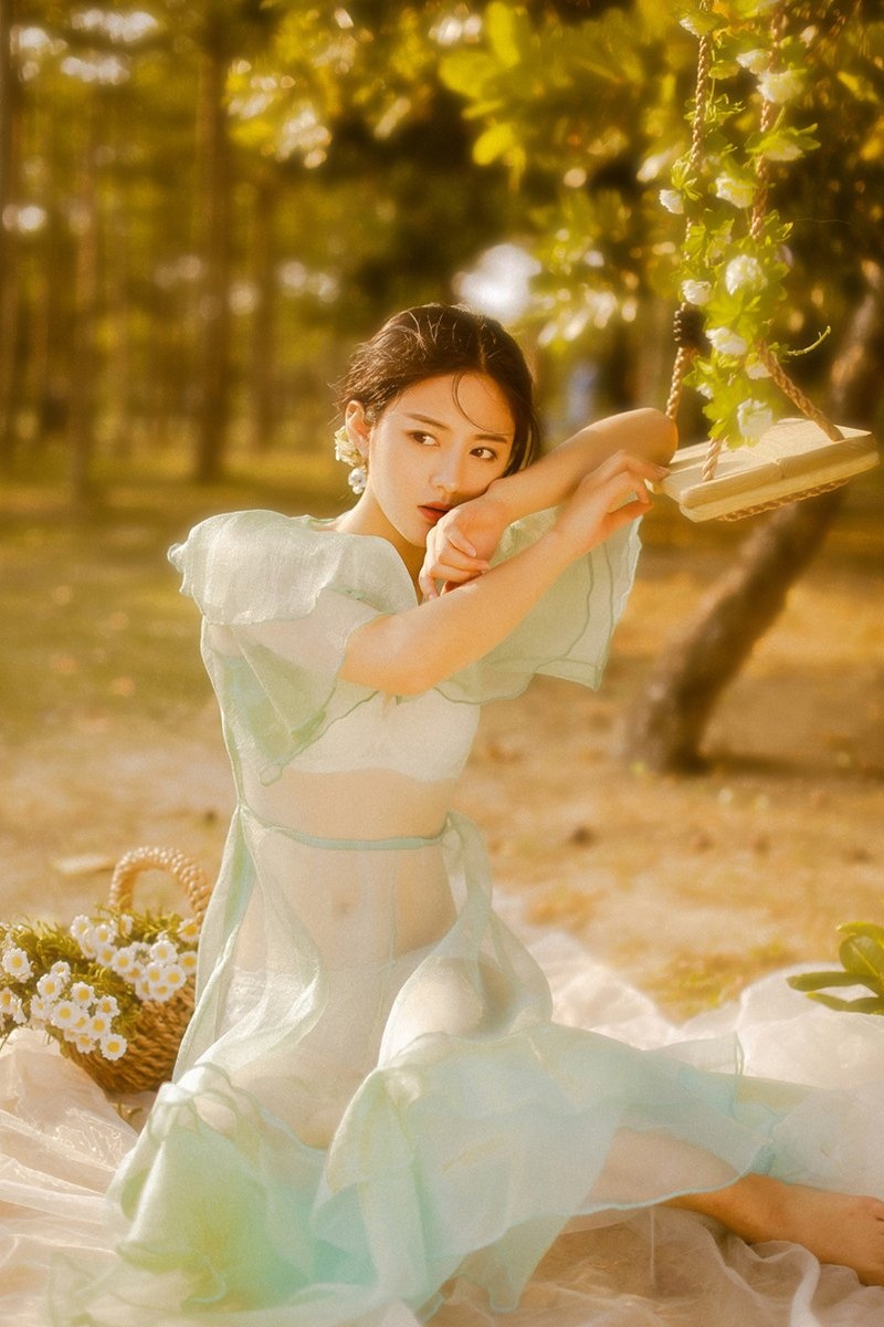 新一代性感女神 赫莲辛歌私房摄影