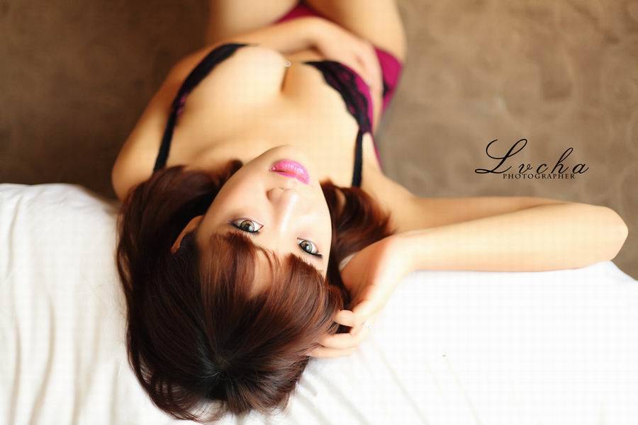 内衣小美女私房温暖写真