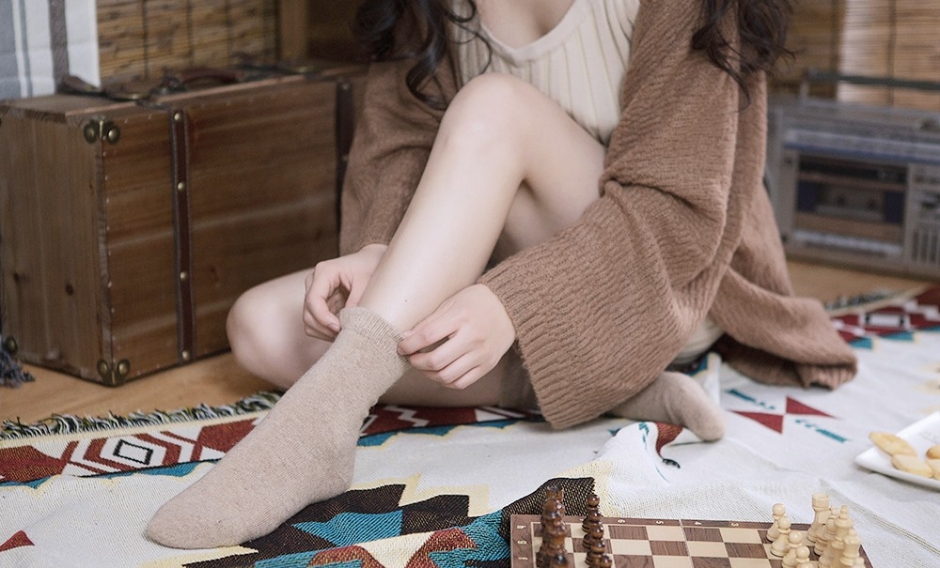 极品成熟美女白嫩肌肤性感私房撩人写真