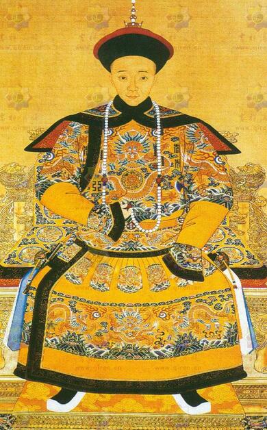 清代皇帝服饰有哪些特点？清朝皇帝的龙袍寓意