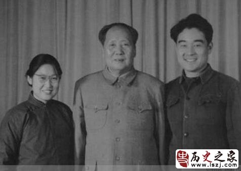 孔从洲将军的儿子孔令华 孔从洲与毛泽东是什么关系？