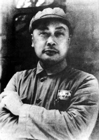 “要裤子还是要核子”：陈毅和金庸的隔空激辩