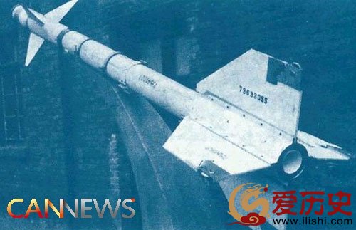1961年中国军事代表团赴苏联商谈引进米格-21歼击机时，苏联同意将他们仿制成功的K-13导弹随米格-21歼击机一起转让中国。