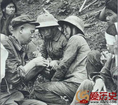 解放军冲到越南女军营 看到这样惊人一幕!