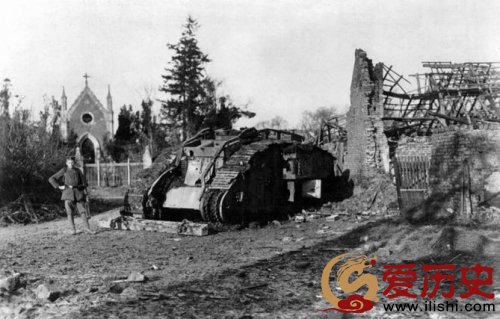 在坎布里亚战斗中被击毁的英军坦克