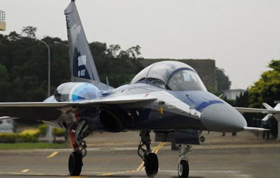 台湾军工巅峰期的代表作IDF战斗机，然而其改进型“雄鹰”战机却面临空军不愿装备的尴尬