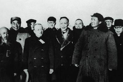 揭秘55年授衔  毛泽东提到谁痛哭导致汇报中断