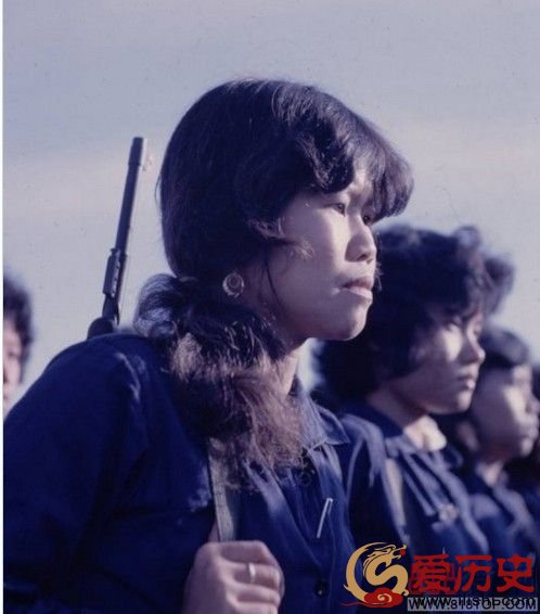 解放军冲到越南女军营 看到这样惊人一幕!