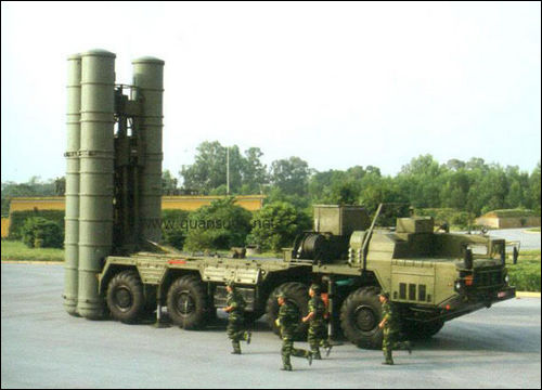 越南军队装备的S-300PMUl防空导弹系统