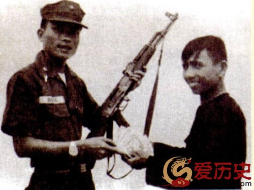 越战期间SOG还开展“钱换枪”计划