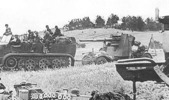 1941年德军88毫米高射防空火炮在东线的平射怒吼