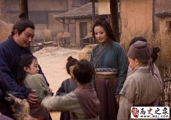 花木兰替父从军十二年，为何没被识破女儿身？有一种说法最有可能