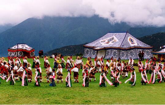 西藏风情：芒康弦子舞的传承 什么是弦子舞？
