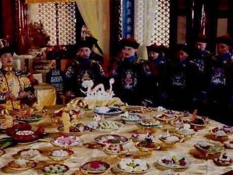 清朝皇家的奢华年夜饭菜式有上百个品种 猪肉65公斤