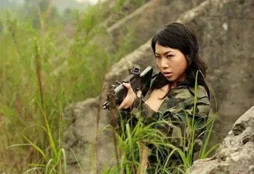 越南女兵为何不装内衣？越南女兵一丝不挂真相竟然是····