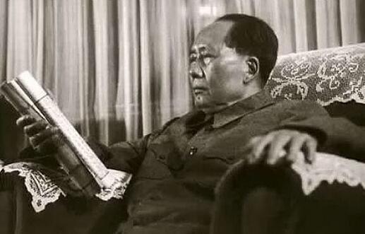 毛泽东读书的故事：毛主席爱看什么书？
