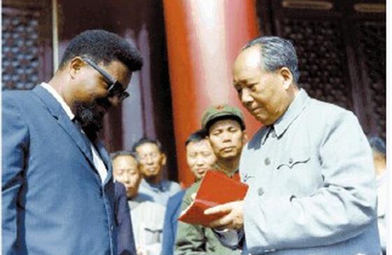 毛泽东的第一个黑人粉丝 并获得毛泽东亲自签名