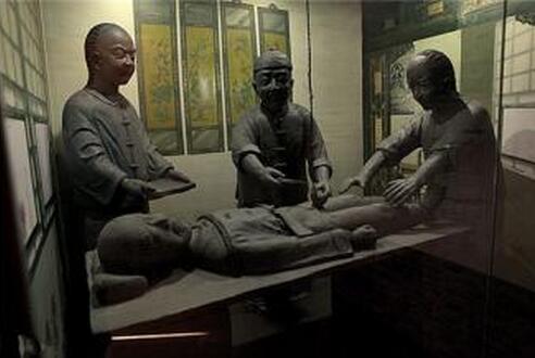 太监去势过程：中国古代残酷的太监阉割术