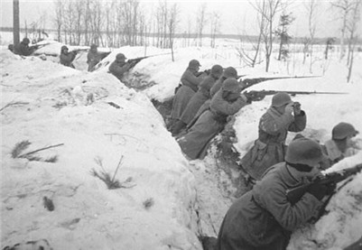 冬季战争旧照：士兵们硬生生被冻成冰人