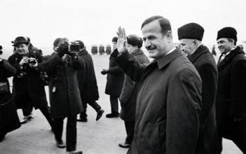 现任叙利亚总统巴沙尔·阿萨德之父是谁？