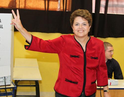 迪尔玛·罗塞夫简介：罗塞夫为什么会被巴西国会弹劾下马？