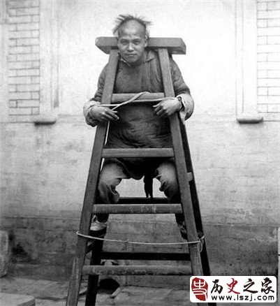 清朝犯人老照片：你没看过的清朝犯人实照 残忍至极！