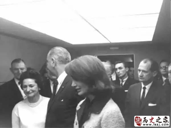 10张老照片背后“令人倒吸一口凉气”的故事