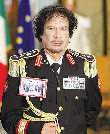利比亚总统卡扎菲统治42年被民众示威赶下台 并被虐待枪杀