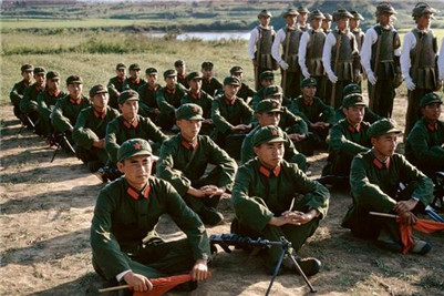 【图】1973年南京军区老照片：难忘的红领章