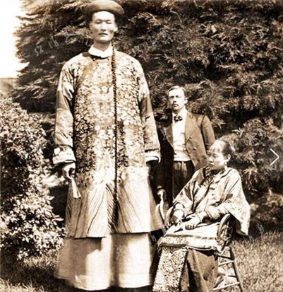 1870年中国巨人照曝光：你不知道的晚清老照片！