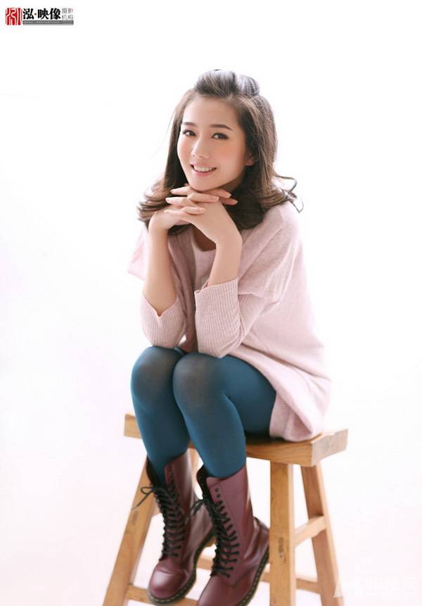内地清纯玉女彭杨时尚写真