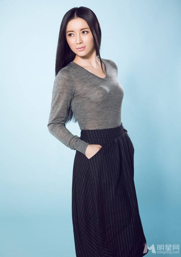 飞哥大英雄演员刘敏优雅知性写真