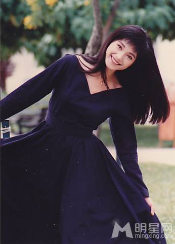 清纯玉女歌手方季惟写真图片