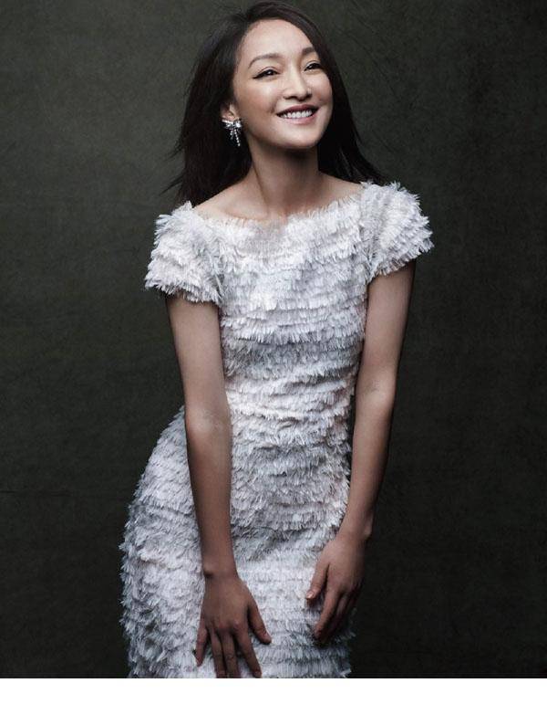 周迅时尚蕾丝装冷艳亮相