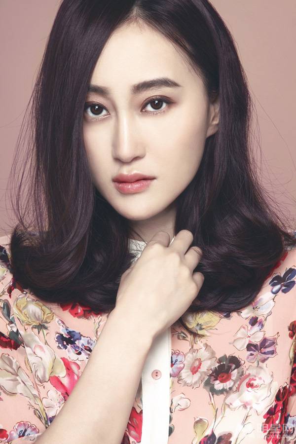 女明星王冰洋粉色系唯美写真