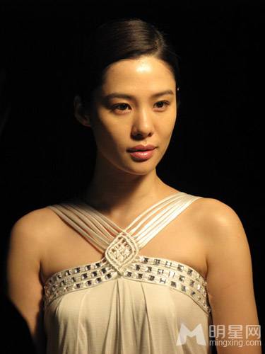 韩国女明星金贤珠美妆写真照