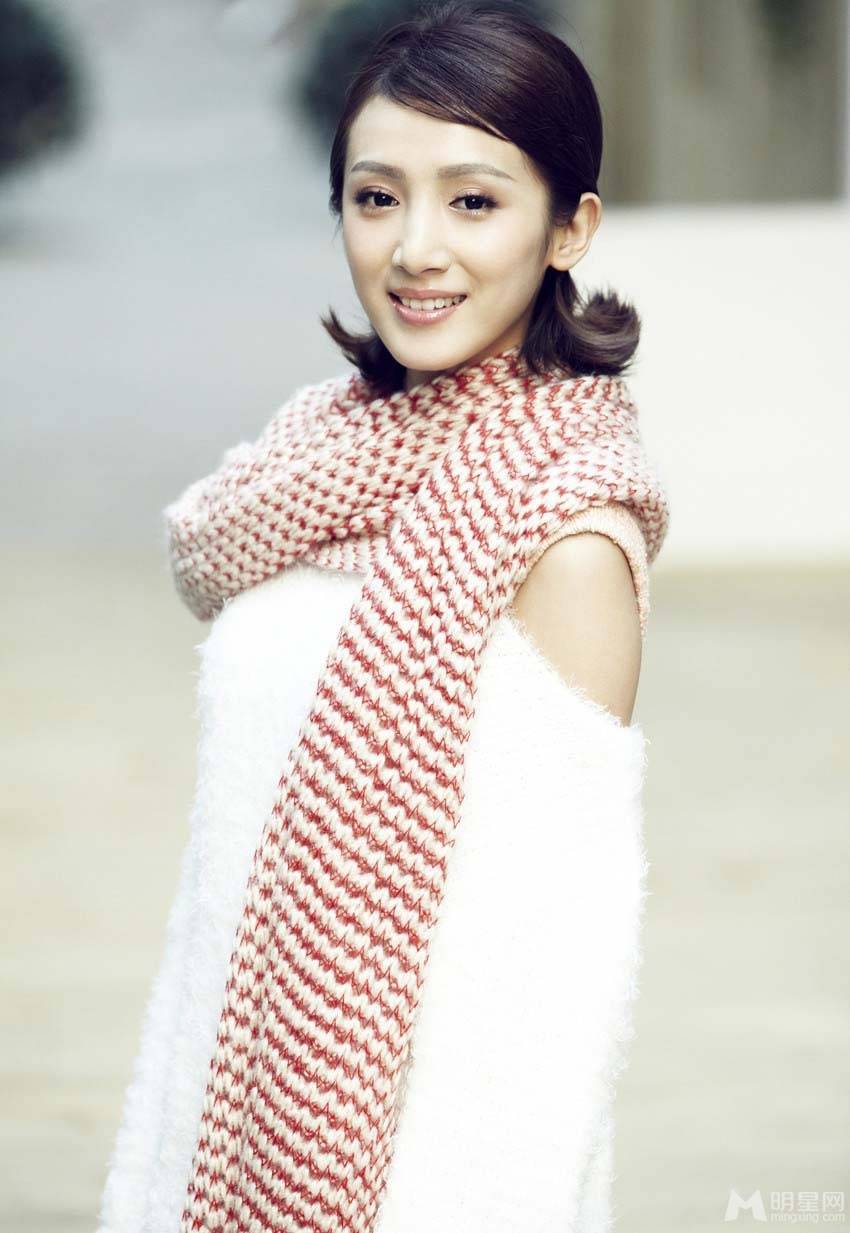 90后气质女星卢茜冬日写真