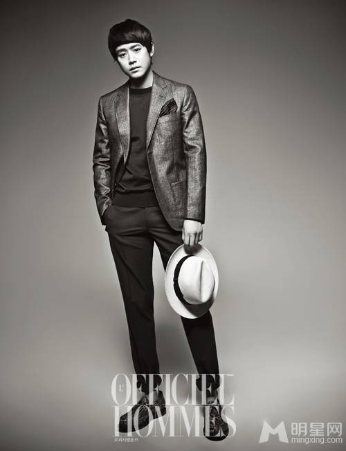 韩国演员千正明帅气写真照片