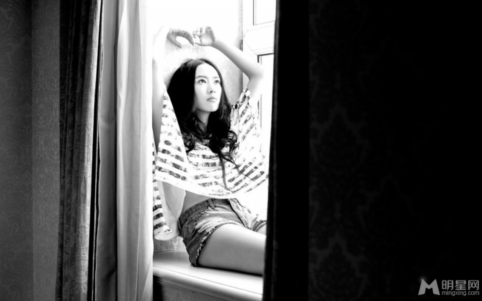 中国女星童谣黑白写真图片