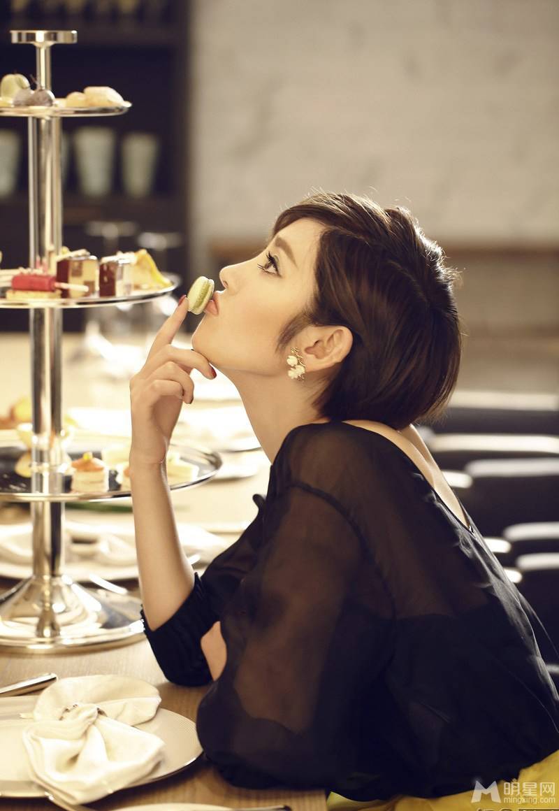 内地短发女星唐艺昕唯美图片