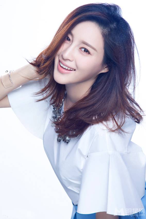 甘婷婷清新装扮秒变清纯邻家少女