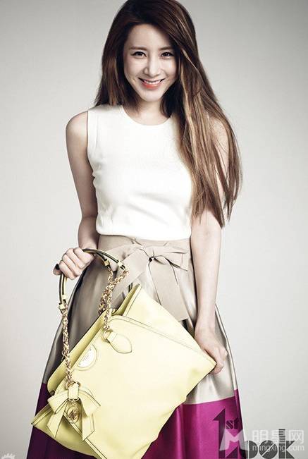 韩国美女歌手徐仁英时尚靓丽写真