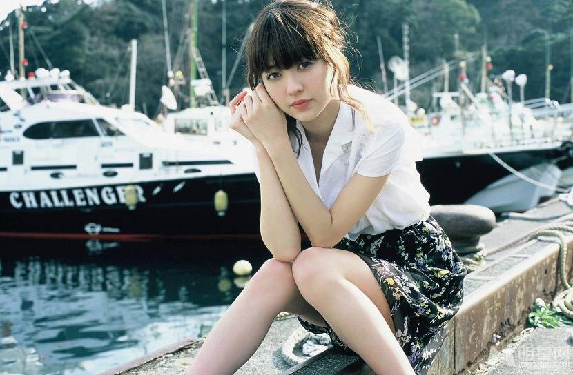 日本90后美女逢泽莉娜迷人写真
