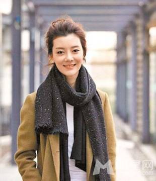 影视演员车晓春日写真图片